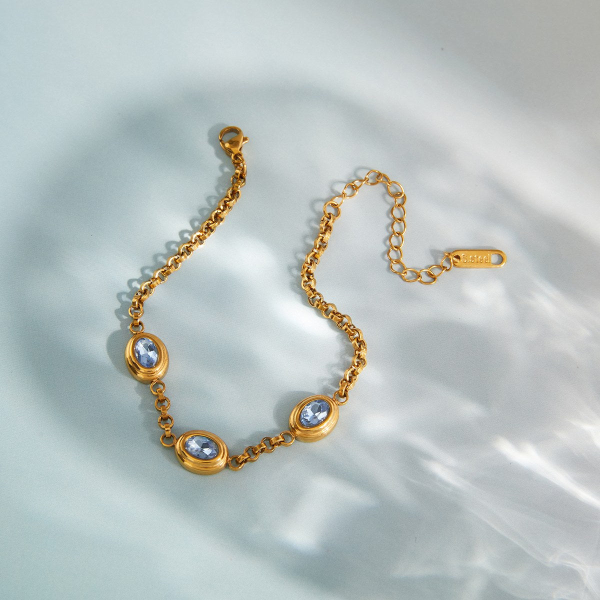 Glowing Blue Oval Chain Bracelet