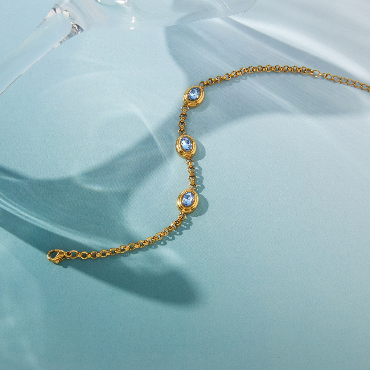 Glowing Blue Oval Chain Bracelet