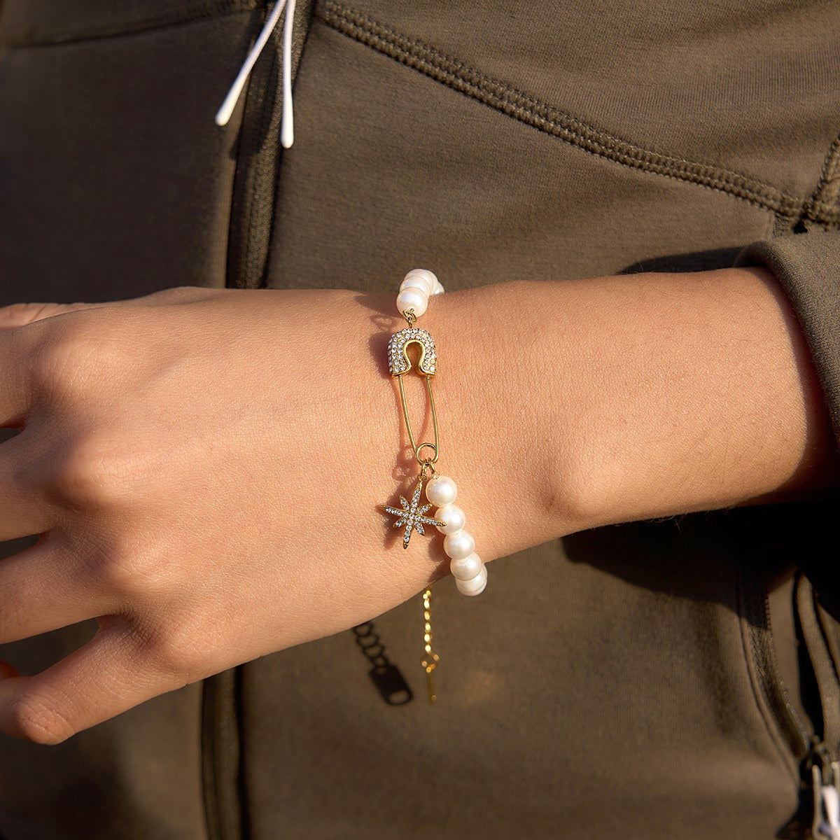 Muse Pearl Safety Pin Bracelet