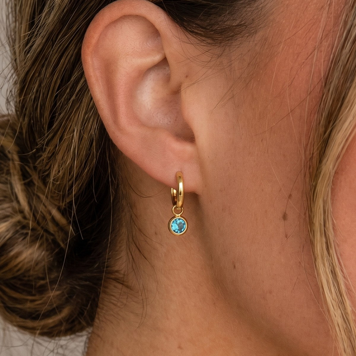 Glowing Aqua Solitaire Drop Hoops
