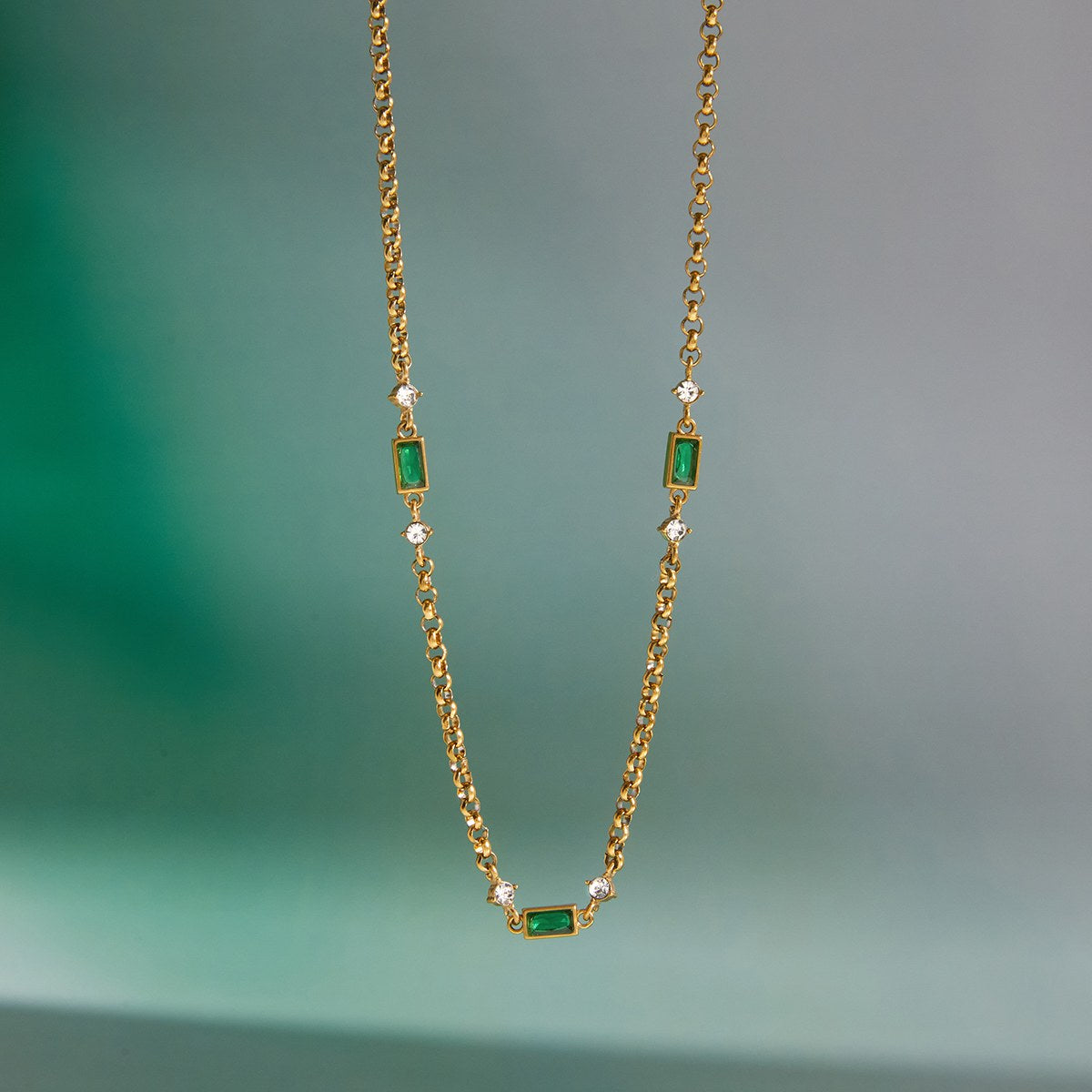 Reset Emerald Bar Chain Necklace